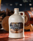 Cachaça Ouro Casa Forte Armazenada em Carvalho – Garrafa de Porcelana 700ml